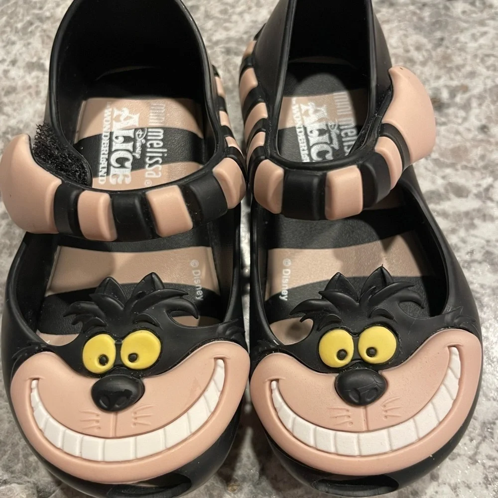 Mini Melissa Black and Pink Alice in Wonderland cat